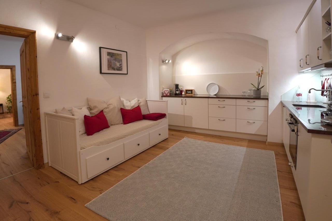 Altstadt Apartment Am Schergentor Hall in Tirol Eksteriør billede