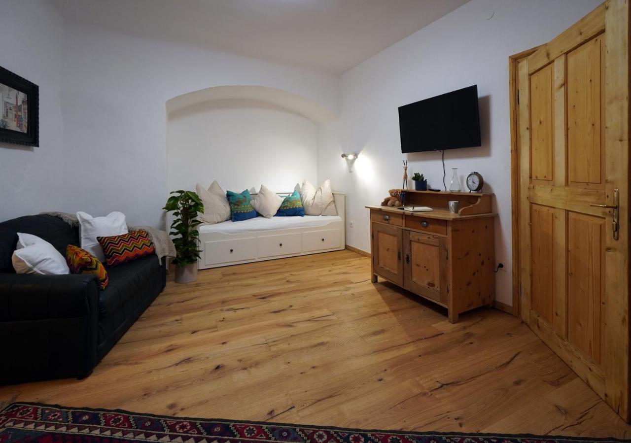 Altstadt Apartment Am Schergentor Hall in Tirol Eksteriør billede